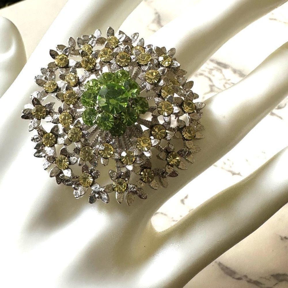 Silver tone and Green rhinestone ring